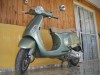 moto scotter italiana marca vespa, ao 2009 casco momo. vendo moto vespa 2009  xl 125cc.